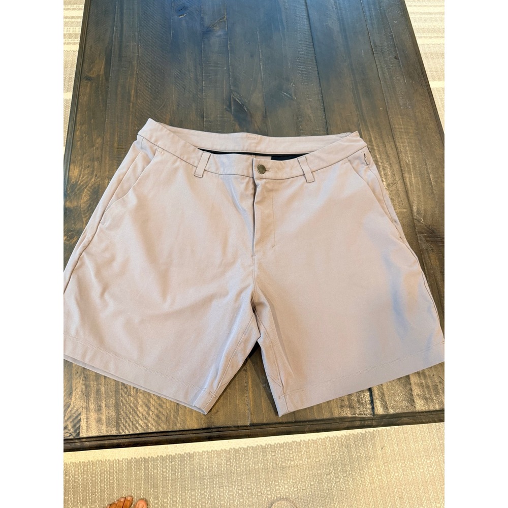 Lululemon Commission Short 7 Warpstreme Mens 34 grey Chino Golf